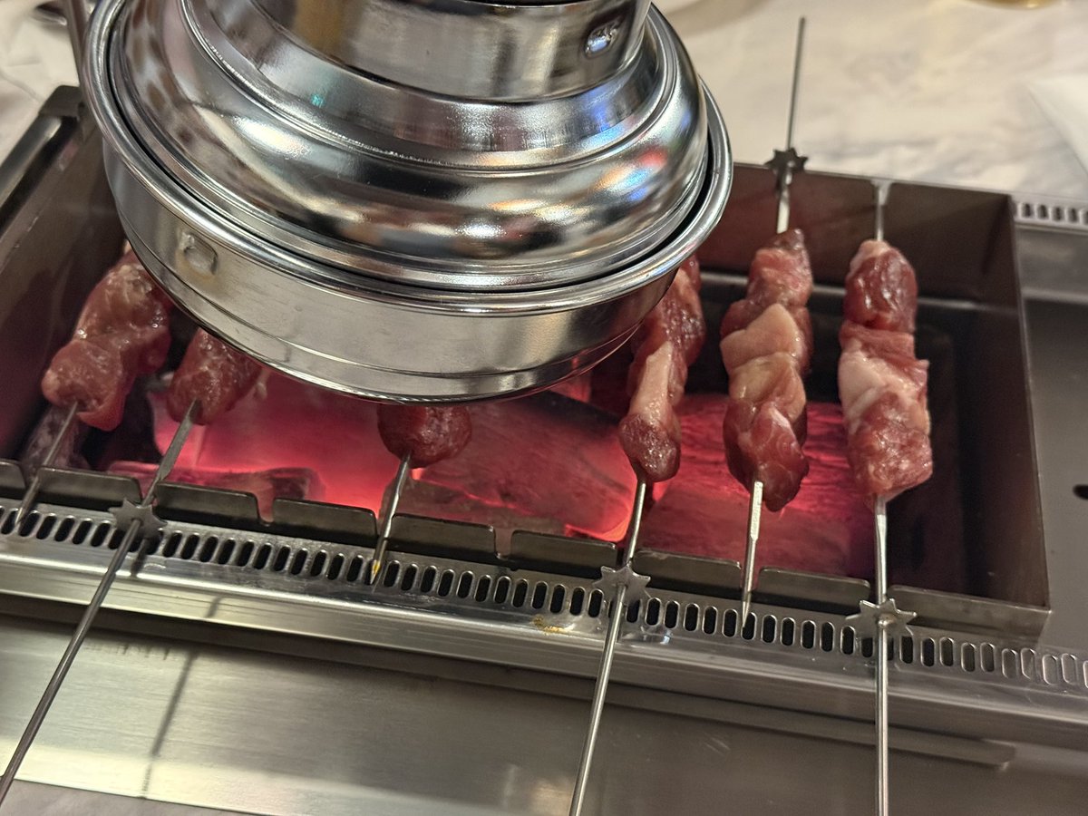 gaemi0320's tweet photo. 📍2018심양양꼬치 강남점

하오 추천 맛집이자 윶둥이가 너~무 조아해서 가 봣는데 진짜 맛있었어요 깜짝 널람 앞으로 강남 오면 여기만 갈 듯 사진에 잇던 감튀 진짜 맛잇음 ㅜㅜ 꼭 시키삼

밥 먹는데 자꾸 앤더블 노래가 나와서 ㅜㅜ 사장님께 조심스럽게 행운즈 보셧는지 물어봣는데 위버스 사진을 보여 주시면서 엄청 환하게 웃으심 ㅆ (에피소드는 딱히 업고 조용히 먹다 갓대요…)