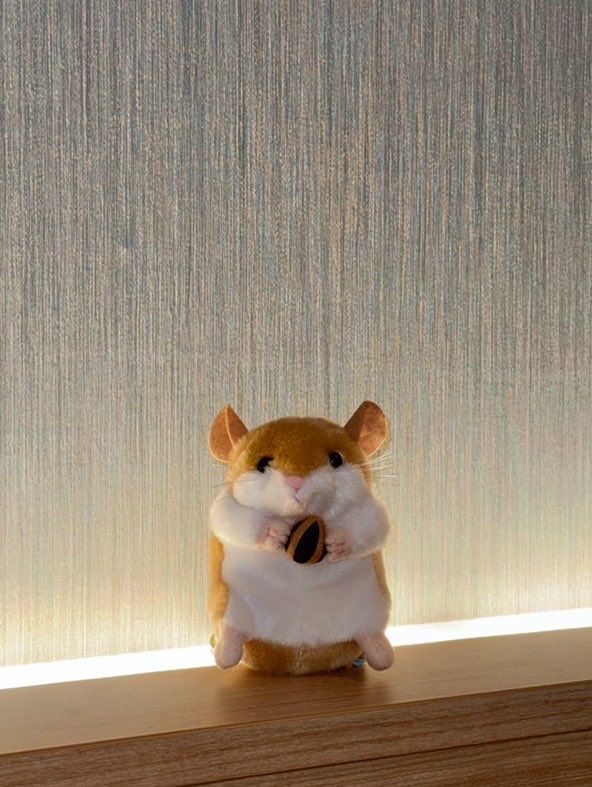 mell___ku's tweet photo. 아니 나 생각없이 삿포로 자컨 보고 있었는데 오르골당 갔을때 리쿠 이거 햄스터 집었었네ㅋㅋㅋㅋㅋㅋㅋㅋㅋㅋㅋ
전에 이거 샀는데 ㅋㅋㅋㅋ 
나는 친구가 가지고 있는 거 보고 완전 리쿠 애햄이자나 하면서 굳이 굳이 찾아가서 사온건데
가기전에 자컨 한 번 더 보고 갔으면 핑크로 사왔을듯 ㅠ https://t.co/ENpKSfzZn3
