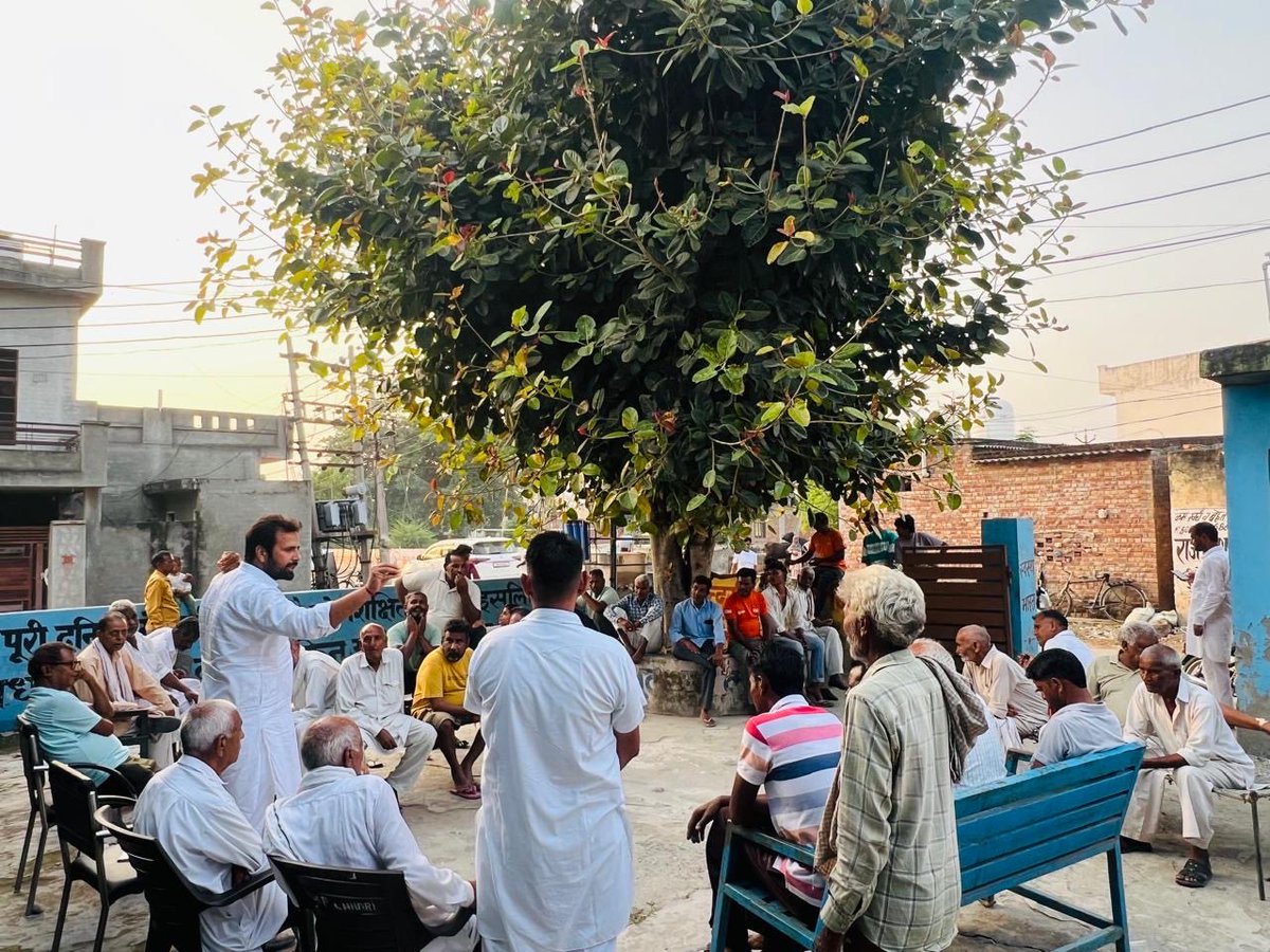 umeshkamboj5's tweet photo. लगातार चल रहे जनसंपर्क अभियान के तहत हल्का रादौर के गांव कामीमाजरा और छारी में अपनों के बीच पहुंचकर साथियों से l मुलाकात हुई।
इस दौरान ग्रामीण साथियों के साथ क् कांग्रेस पार्टी की नीतियों और विचारधारा को लेकर संवाद किया।
उमेश बुबका
हल्का रादौर
#Haryana #Congress #Radaur https://t.co/eWDJuzCuM1