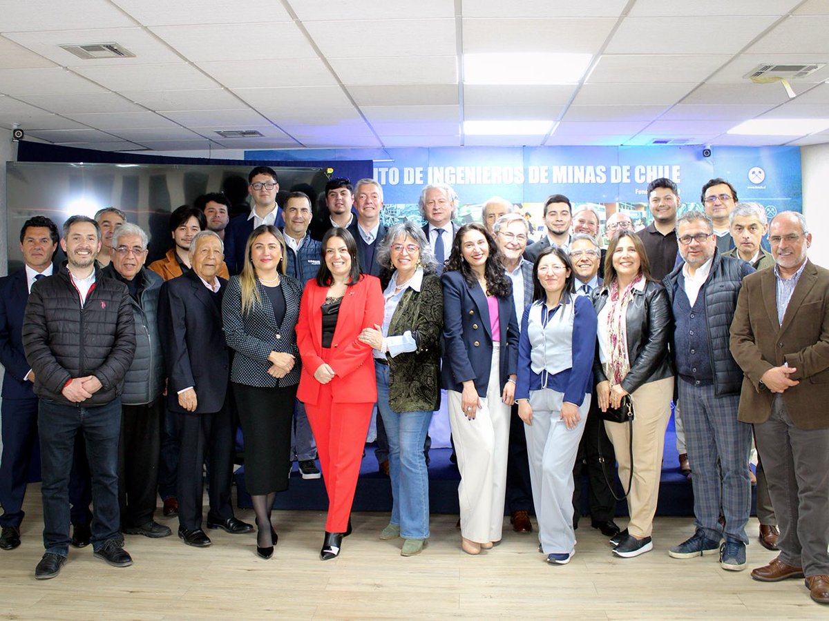 IIMCh's tweet photo. El 29 de septiembre celebramos 96 años del IIMCh, con una mirada al futuro de la minería: formación de nuevas generaciones, tecnología y sostenibilidad.

Gracias a quienes son parte de nuestra historia.

https://t.co/GwuGpMGHC8

#IIMCh https://t.co/Duqxu13CCl
