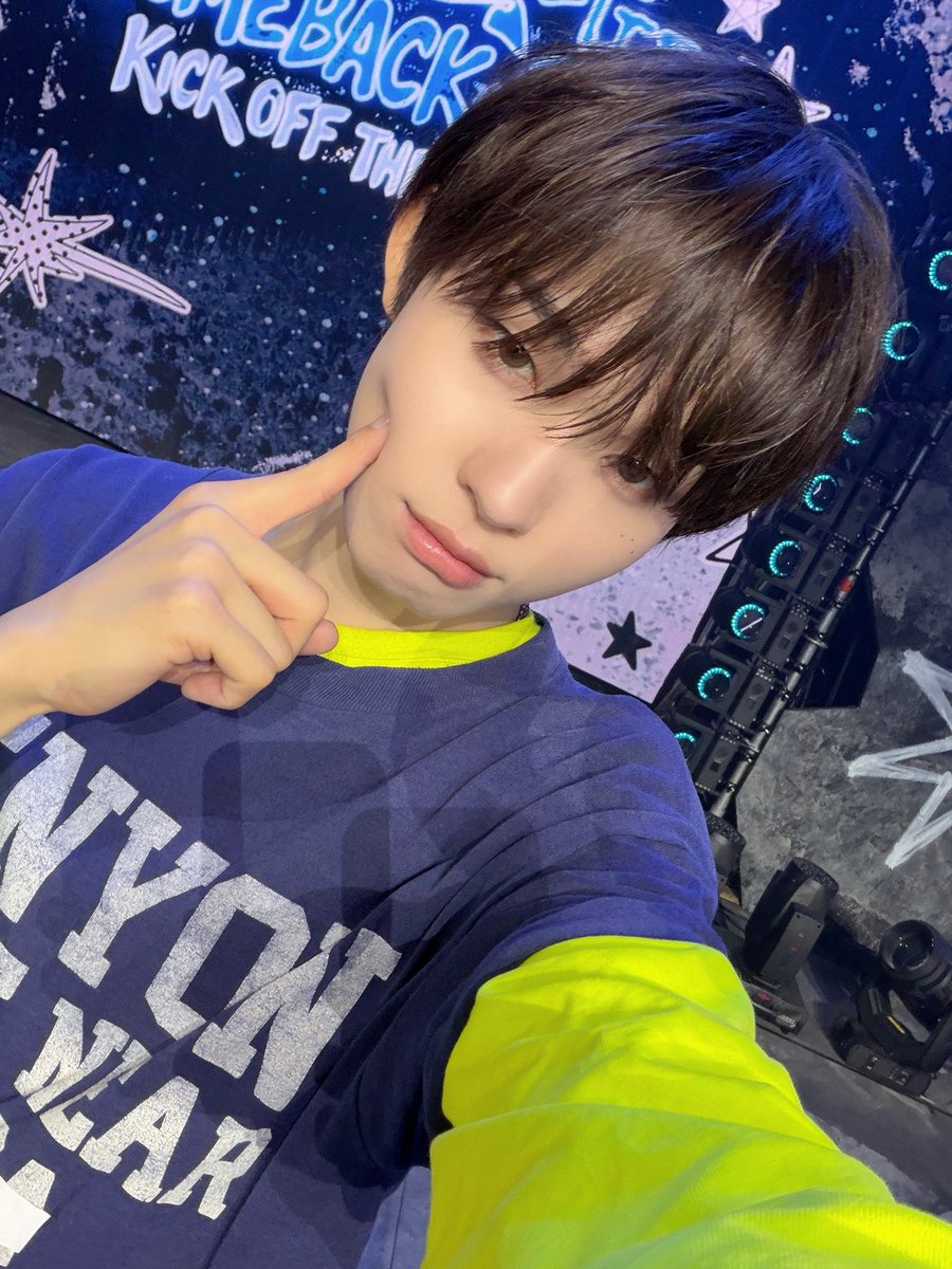 kickflip_jype's tweet photo. [#케이주]
저희 킥플립이 5집 활동 시작했어요!!
진짜 많이 기다려줘서 감사하고 앞으로의 저희 무대나 모습 많이 기대해 주세요!!
오늘 와주신 위플립 그리고 못 왔지만 저희를 봐준 위플립!!! 정말 감사하고 사랑해요!!
앞으로도 저희 화이팅!! https://t.co/rcmceSjINn