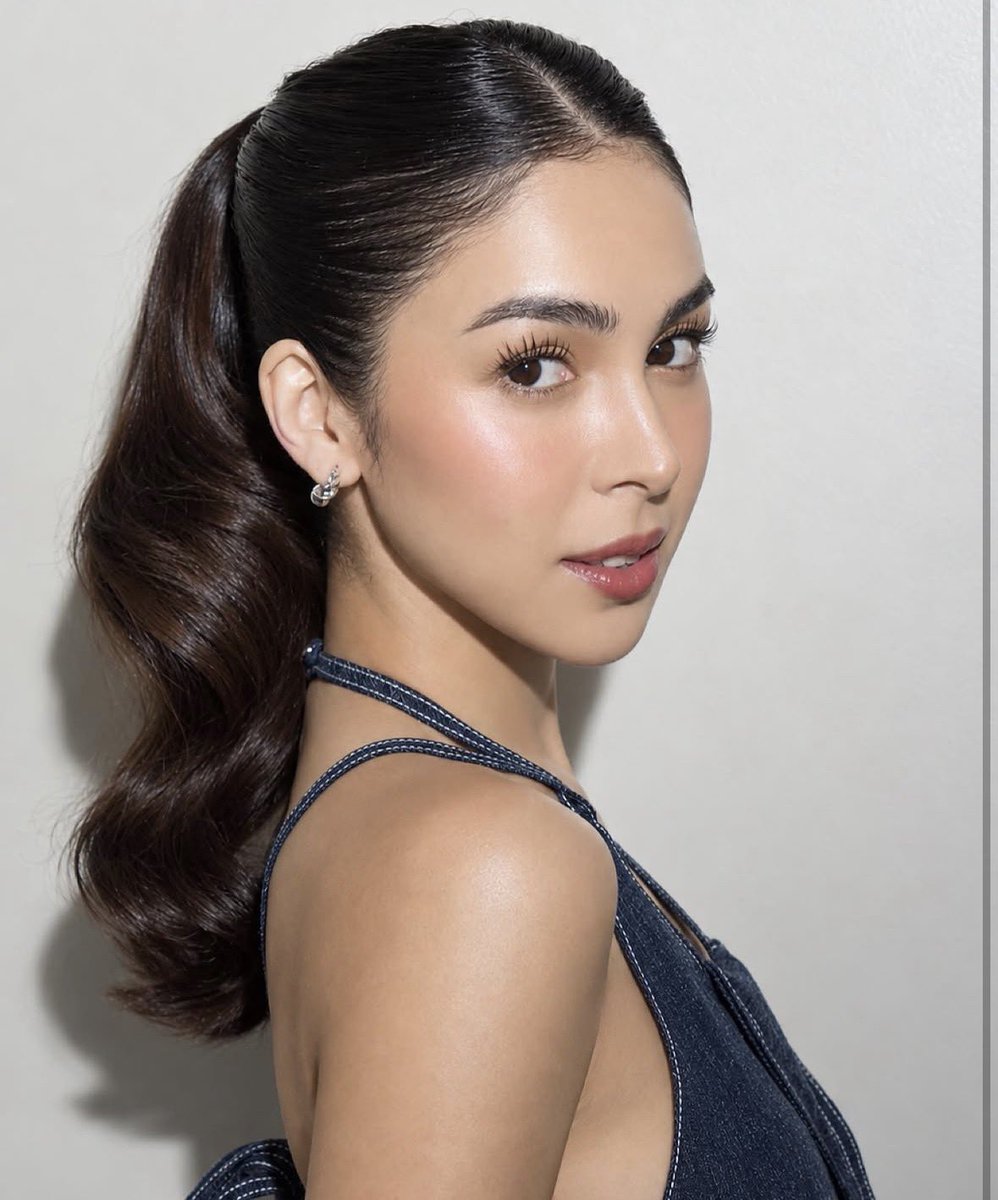 queenbaeretto's tweet photo. Hi daw sabi ni Luna 

Julia Barretto by Kayer

#AlwaysYoursNeverMine https://t.co/I8NoJXhr9U
