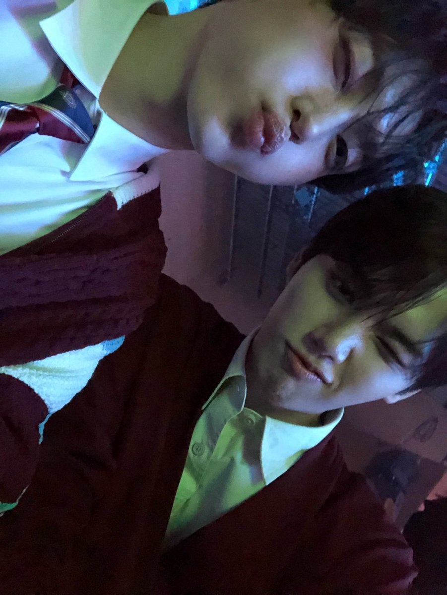 CRAVITY_twt's tweet photo. 러비티!!!!!!!우리 1등이래!!!!!!!
러비티가 1등이야!!!!!
늘 자랑스러운 우리 러비티 사랑해요❤️
오늘은 완전 해피데이😎
#민희 #크래비티 #러비티 #더쇼 https://t.co/WCYbpHctD0