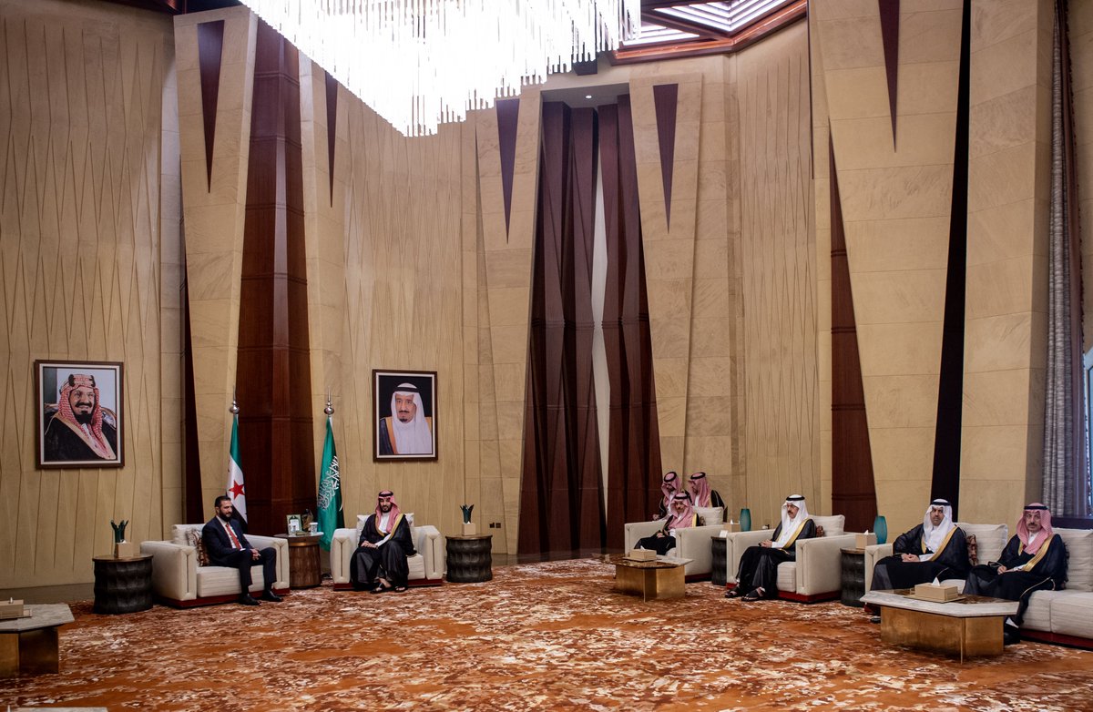 Bandaralgaloud's tweet photo. سمو سيدي #ولي_العهد يلتقي رئيس الجمهورية العربية السورية. https://t.co/pJQIVQ7Zhn