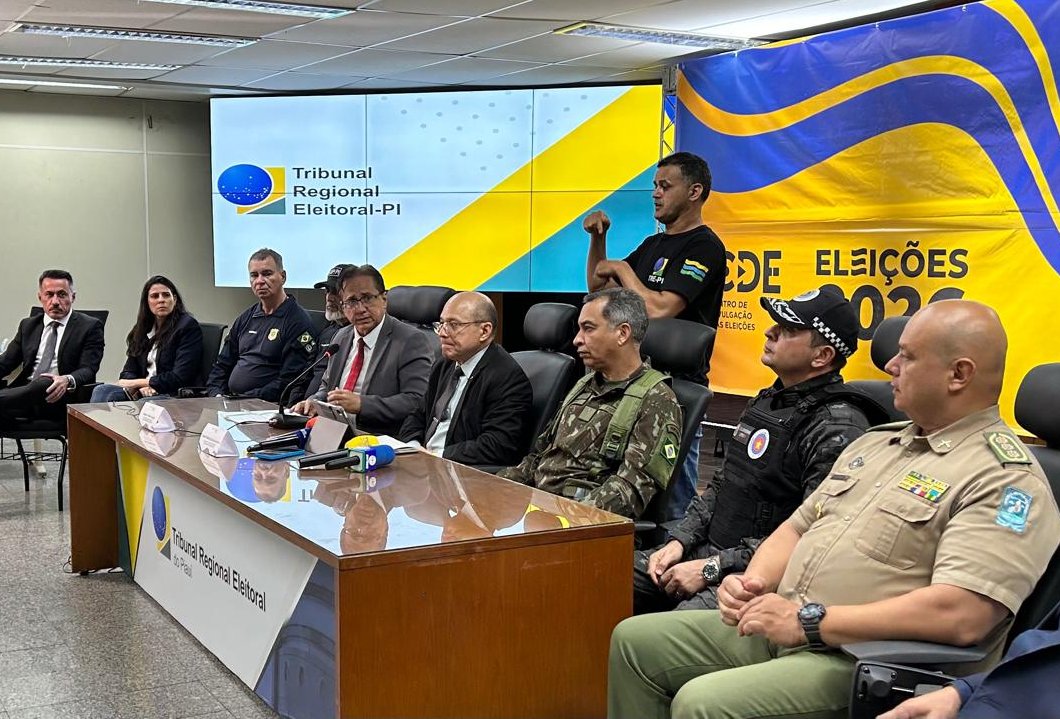 MPF_PI's tweet photo. MP Eleitoral faz balanço do primeiro turno e destaca atuação no combate à corrupção eleitoral no Piauí.
Levantamento do órgão reúne ocorrências de compra de votos, apreensões de dinheiro e prisões em flagrante na capital e no interior do estado. Mais https://t.co/0zkLaN2BcC https://t.co/trCD7Z3Yft