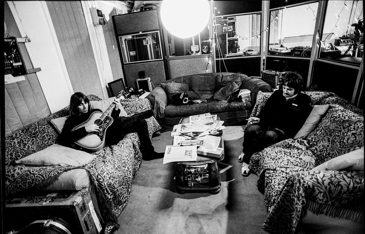oasis's tweet photo. ‘Dig Out Your Soul’ is 18!
📸: Recording the album at Abbey Road’s Studio Two, shot by Lawrence Watson https://t.co/Bu9spLlxxm