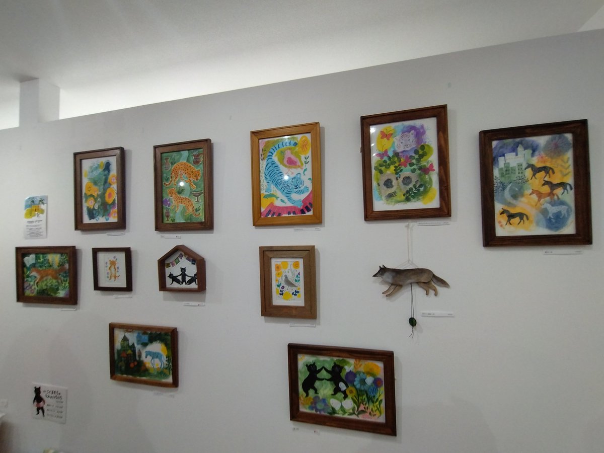 risamin772's tweet photo. 他の作家さんの作品。
1枚目のクマさんや花と蝶が踊っているのが楽しそう。 https://t.co/UfMyEt5Wsd