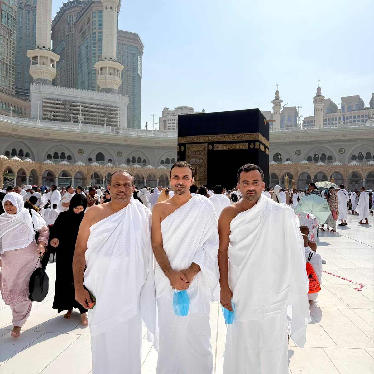 khalidjassem74's tweet photo. خلونا نتفق .. 

مهما لفيت وشفت في هالدنيا .. 
مابتلقى مكان يعطيك نفس الراحة والطمأنينة، 

مكان تهدأ فيه النفس .. 
ويرتاح فيه القلب 🤍
وتنسى فيه كل شيء حولك. 

الله يتقبل منا ومنكم..
ويكتبها لكل من يتمناها 🤲

مكة المكرمة .. 
لها شعور ما يشبه أي مكان 🕋 https://t.co/8woAVL1H4v