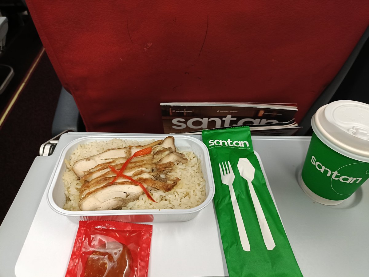 yuki_lao's tweet photo. 数年ぶりのエアアジアX

久々直行便乗ったら、6時間半が死ぬほど長く感じた。 https://t.co/nZOQyaWpoG