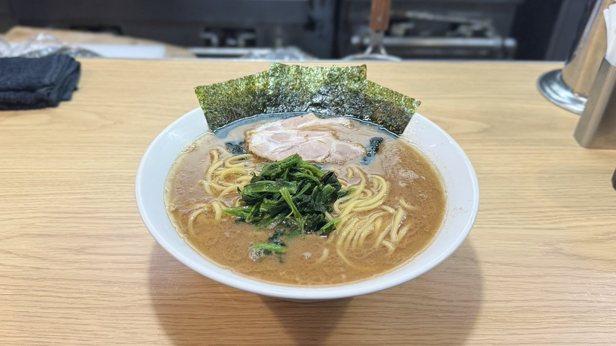 TKM_ramen's tweet photo. 横浜家系らーめん 河埜家@東京都中央区（銀座一丁目駅）
ラーメン（大盛り）
油多め

#河埜家
#家系
#家系ラーメン https://t.co/FsC7ypUcAz