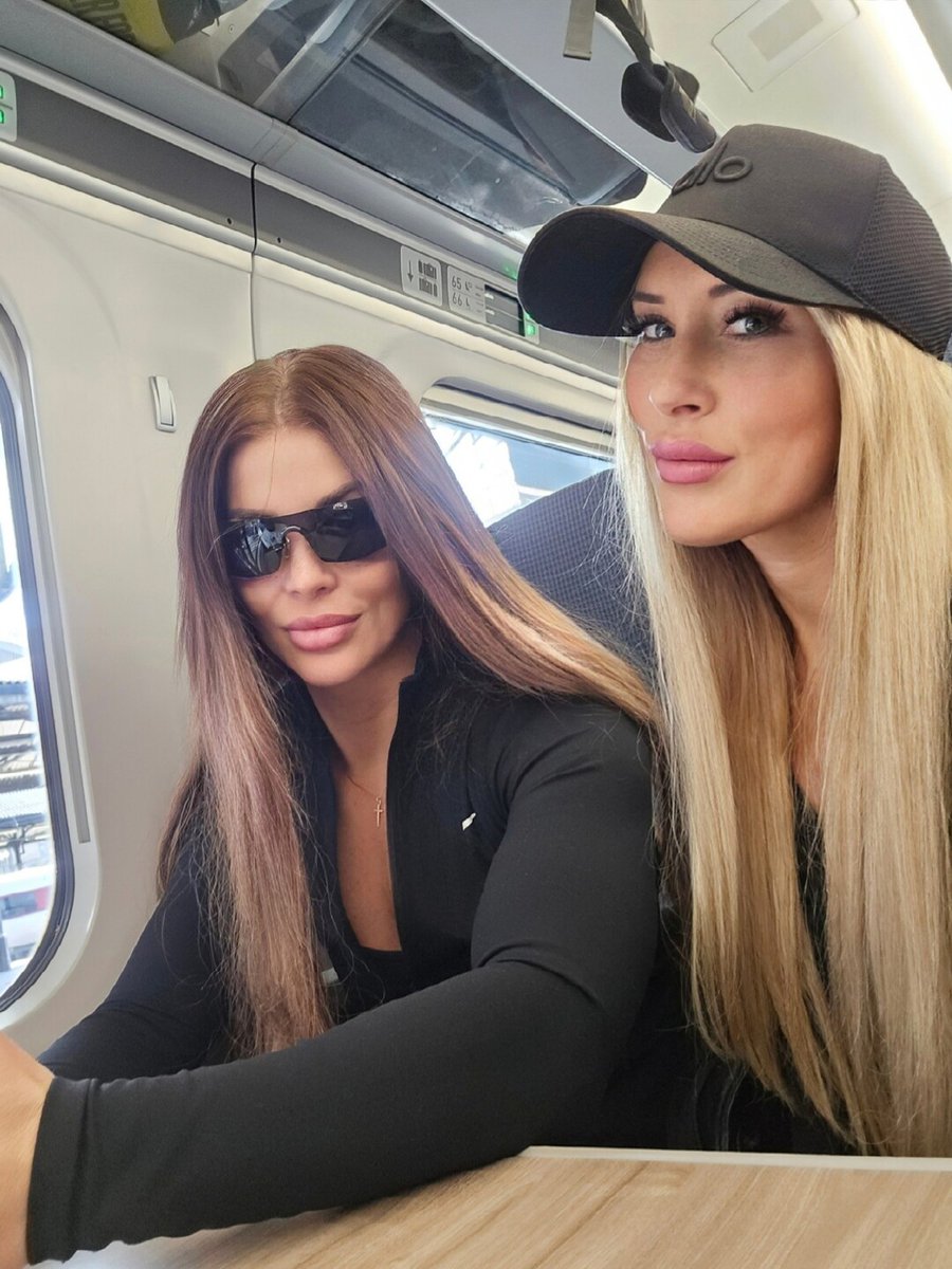 WarriorAmazone's tweet photo. love a good comfy travel fit ngl https://t.co/xyNrN0N1F3