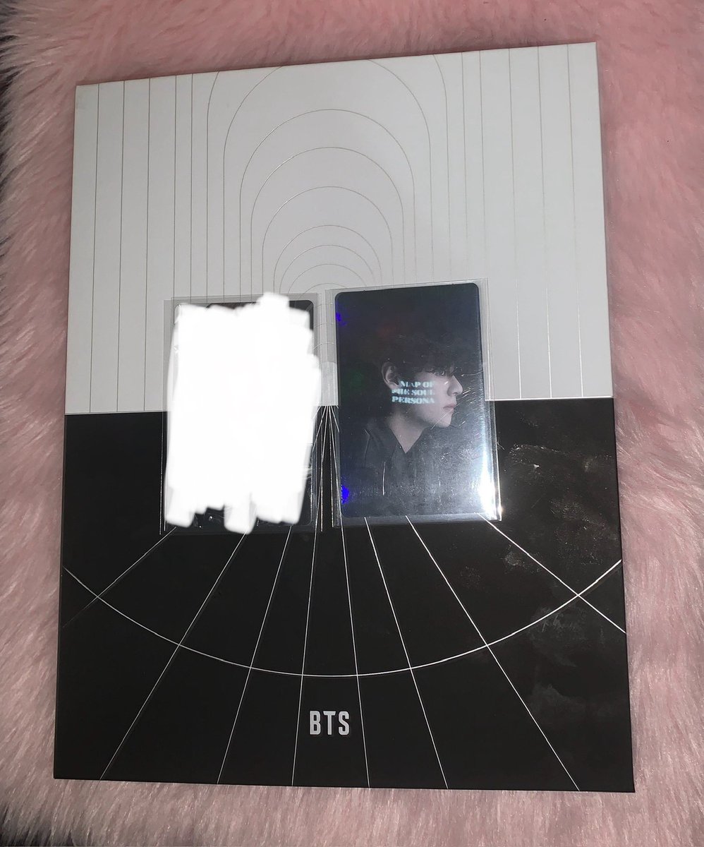 snowflwrv's tweet photo. BTS MOTS PHOTOBOOK W/ TAE HOLO PC
— 750
— complete inclu except clue &amp; route random pc

mop: gcash
mod: ggx, sdd (loc: makati)

🏷 wts lfb bts taehyung v pc ph https://t.co/StN6hKaoss