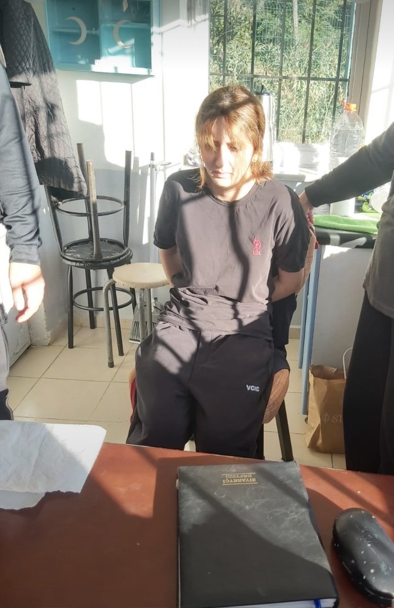 E79029663231's tweet photo. @gayrinizamisarj Kız bu paylaşın ayrıca okul uniformasıyla içeri girmiş dediler oysaki üstünde forma yok https://t.co/1RqXA0ApZT