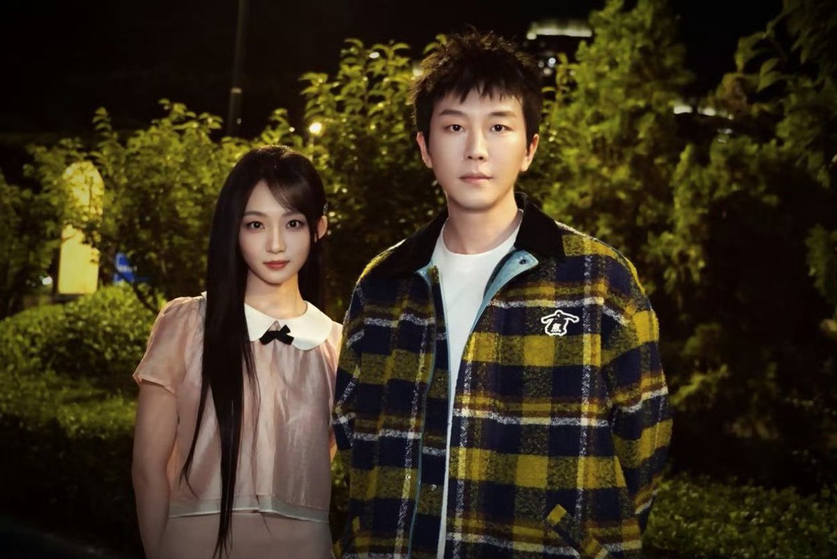 dandelions_star's tweet photo. Xiuru and Marquis Yuan caption on weibo.  They doing concepts the next life☝️.

Our main cp tsy and lxy🫣?

#AgainstTheCurrent https://t.co/TkKVNuVbqz