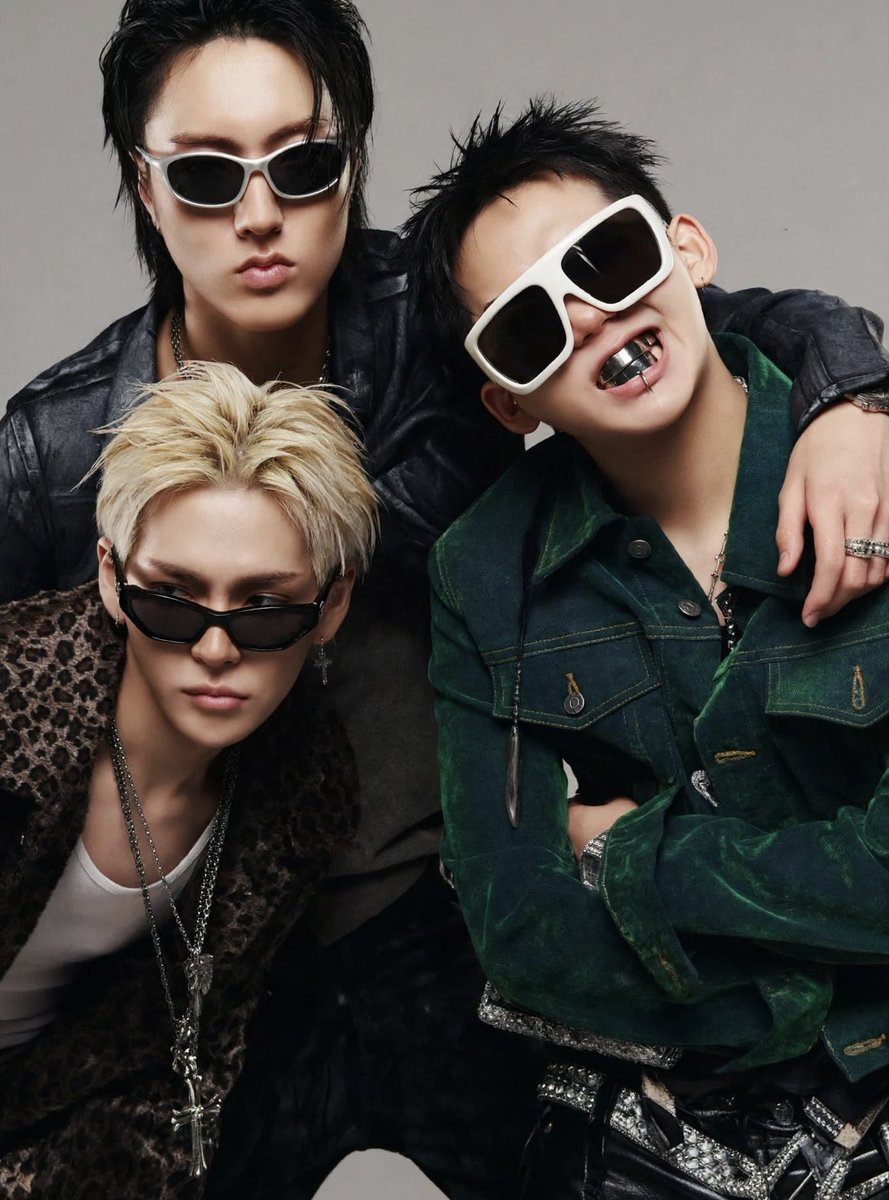 7CJH49's tweet photo. HYUNHAYO Depth Magazine edition 15 https://t.co/t9k1SyB8Mx