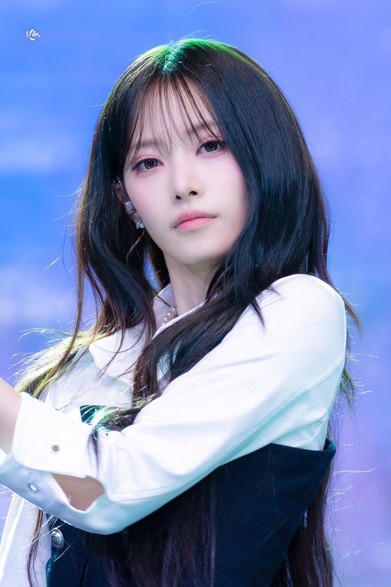 liiv_06's tweet photo. 261003 공주 백제문화제

#리센느 #리브 #RESCENE #LIV https://t.co/llJk5pSsTJ