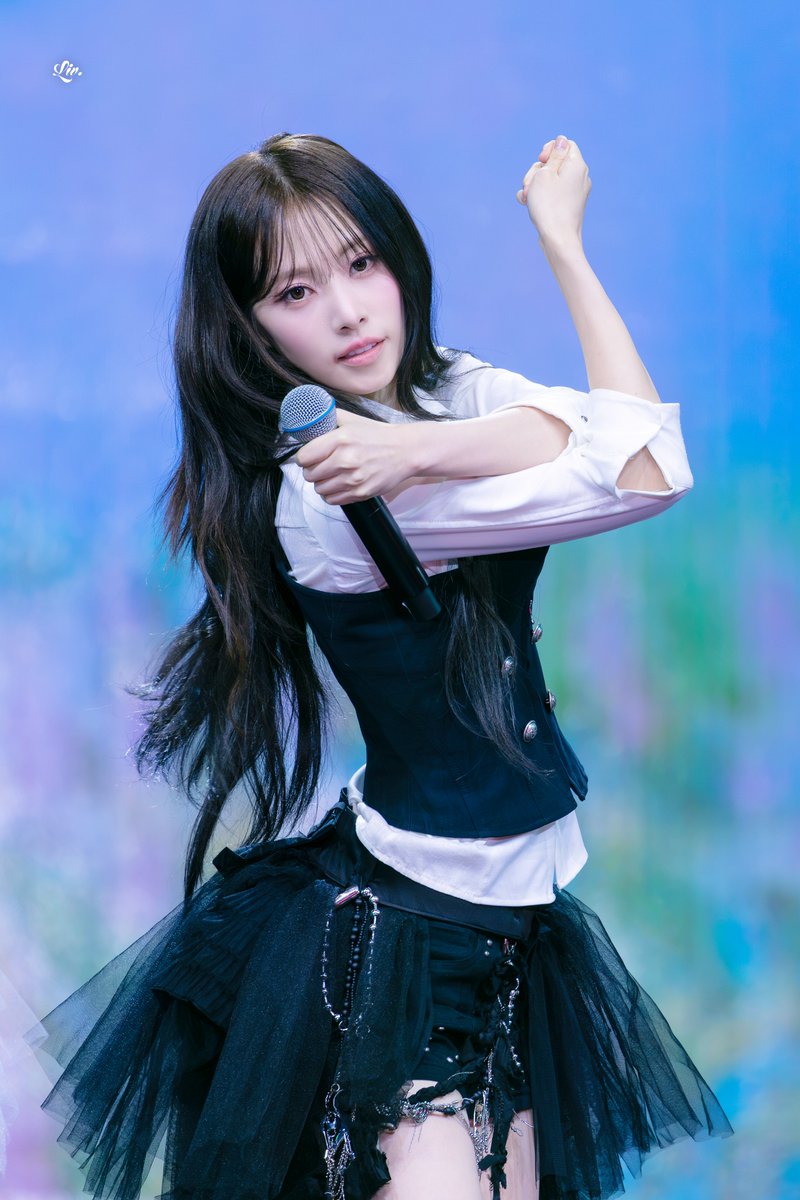 liiv_06's tweet photo. 261003 공주 백제문화제

#리센느 #리브 #RESCENE #LIV https://t.co/llJk5pSsTJ