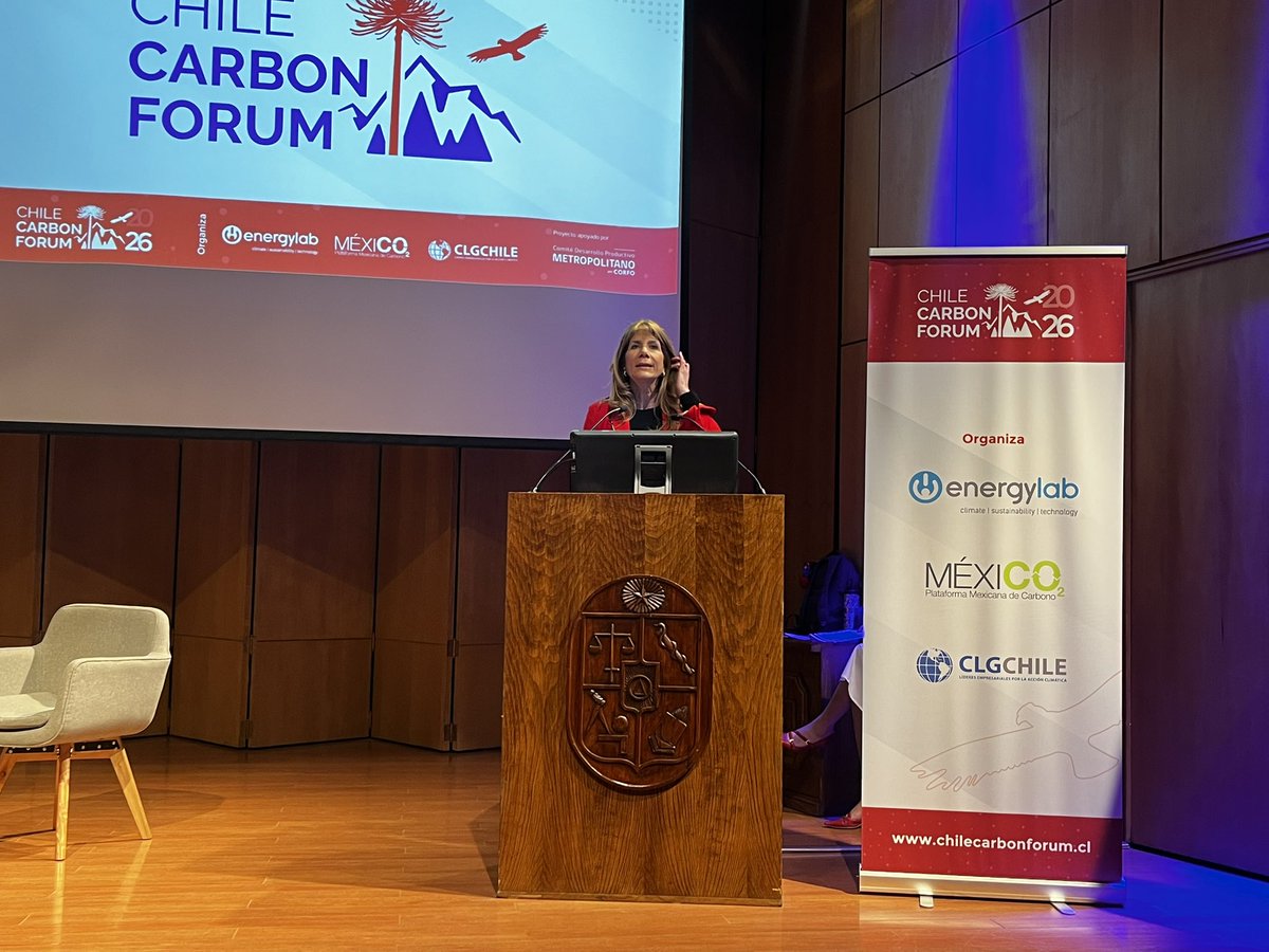fenuchile's tweet photo. Chile Carbon Forum 2026: Con la presencia de la ministra de energía @ximerincon , el decano Óscar Landerretche entregó las palabras de bienvenida a este evento clave en la región. https://t.co/1QDQS1e8Ta
