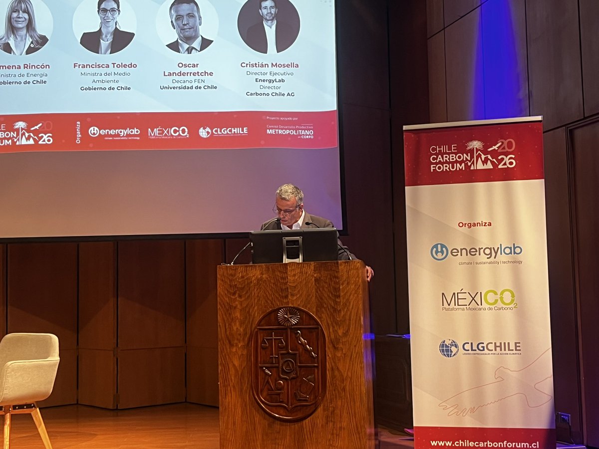 fenuchile's tweet photo. Chile Carbon Forum 2026: Con la presencia de la ministra de energía @ximerincon , el decano Óscar Landerretche entregó las palabras de bienvenida a este evento clave en la región. https://t.co/1QDQS1e8Ta