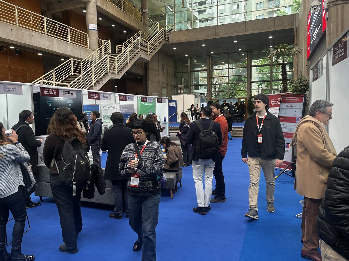 fenuchile's tweet photo. Chile Carbon Forum 2026: Con la presencia de la ministra de energía @ximerincon , el decano Óscar Landerretche entregó las palabras de bienvenida a este evento clave en la región. https://t.co/1QDQS1e8Ta