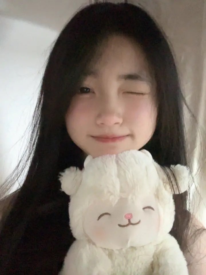 klebert5894's tweet photo. 刚玩x...  我也想当一个网黄了，就是不知道我应该要多黄才能当啊 https://t.co/kYtMUoAo3T
