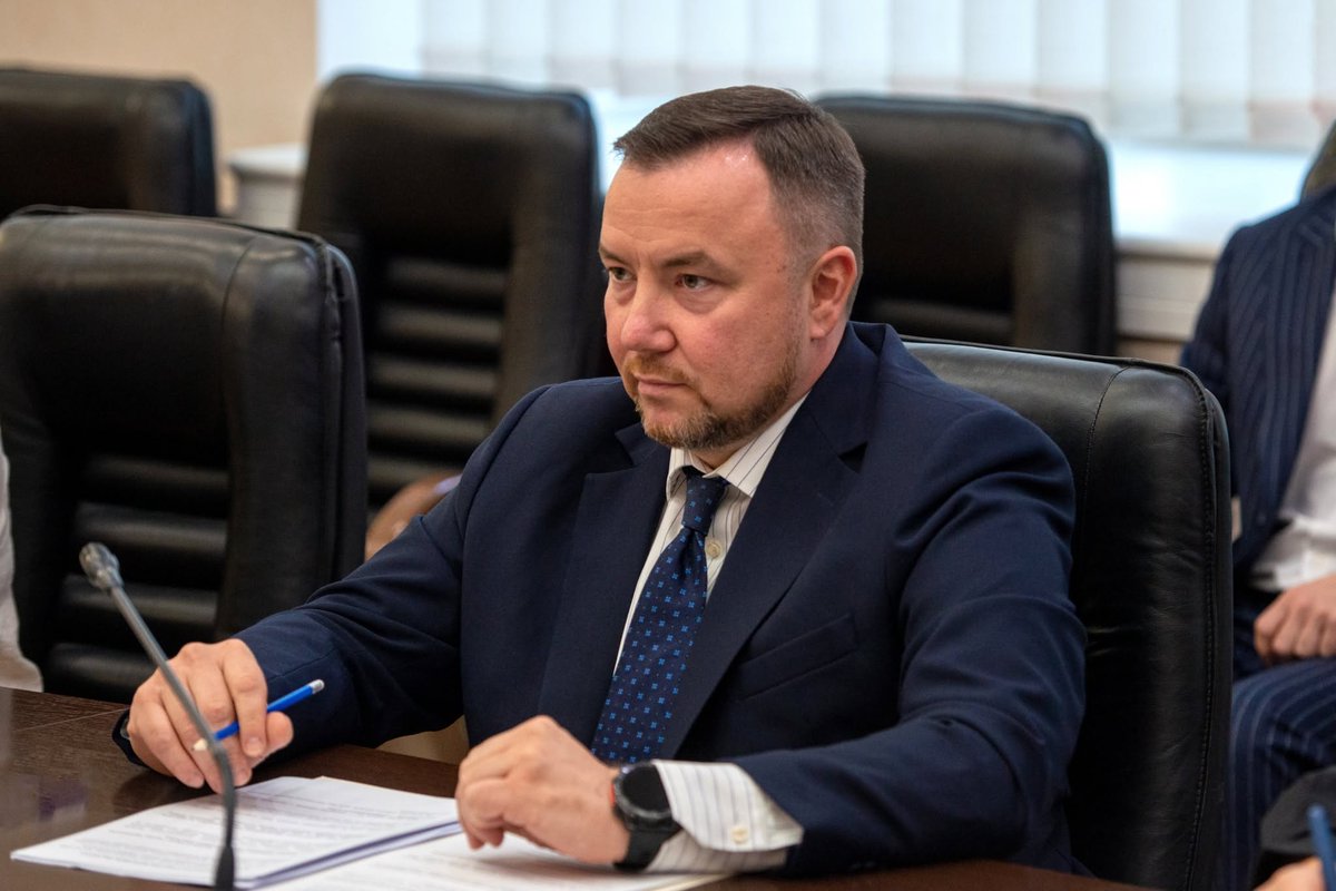EUAM_Ukraine's tweet photo. EUAM Head @ctaylor_EUAM and EU Ambassador @kmathernova met Ukraine’s Justice Minister to discuss EU reforms.
EUAM outlined opportunities for strategic support on prison reform, forensics and the fight against corruption.
@minjust_gov_ua welcomed cooperation with the Mission. https://t.co/A4iynZrnP2