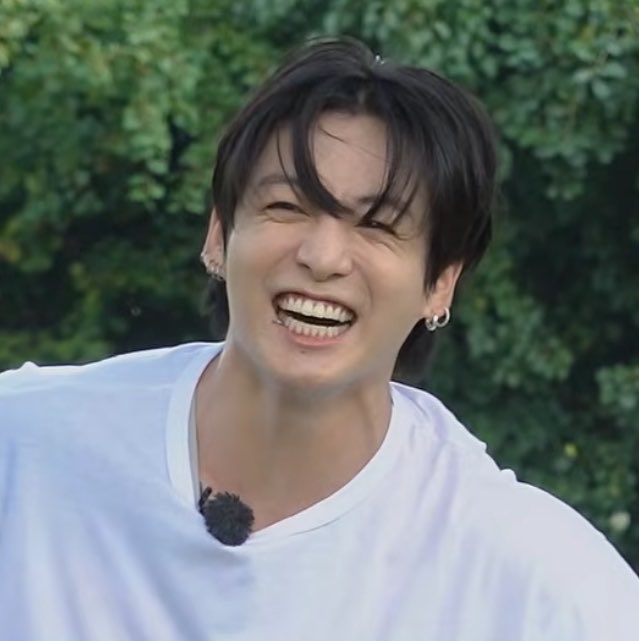 mnisjungkook's tweet photo. different type of jungkook smiles <3 https://t.co/AxQJK9HFvf