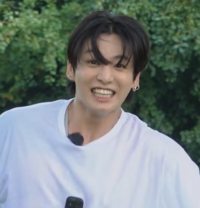 mnisjungkook's tweet photo. different type of jungkook smiles <3 https://t.co/AxQJK9HFvf