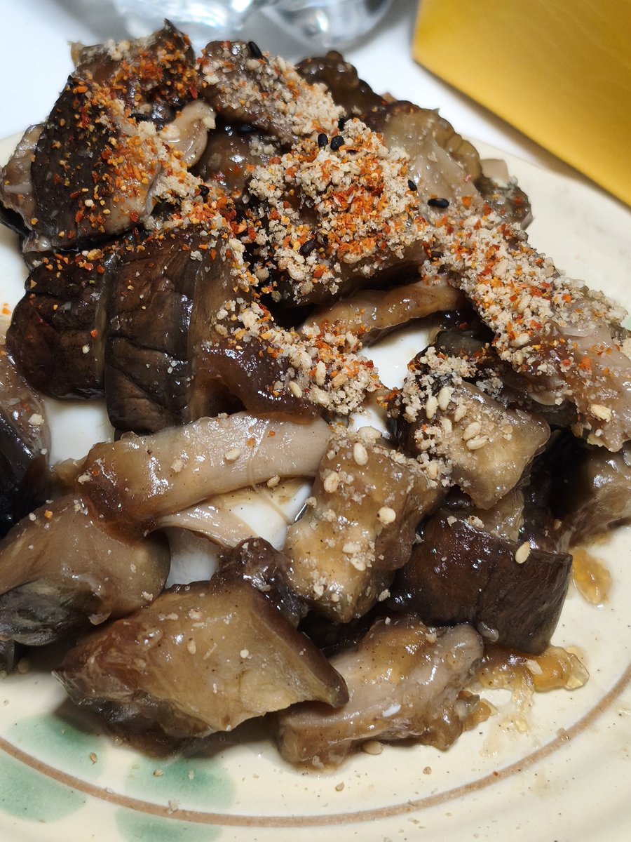 nerigarashi_01's tweet photo. #晩ご飯 #作り置き
 #ナスとエリンギのにんにく黒酢炒め
 #豚こま回鍋肉

晩酌中🍺😋👍✨ https://t.co/6cUkWYADWR