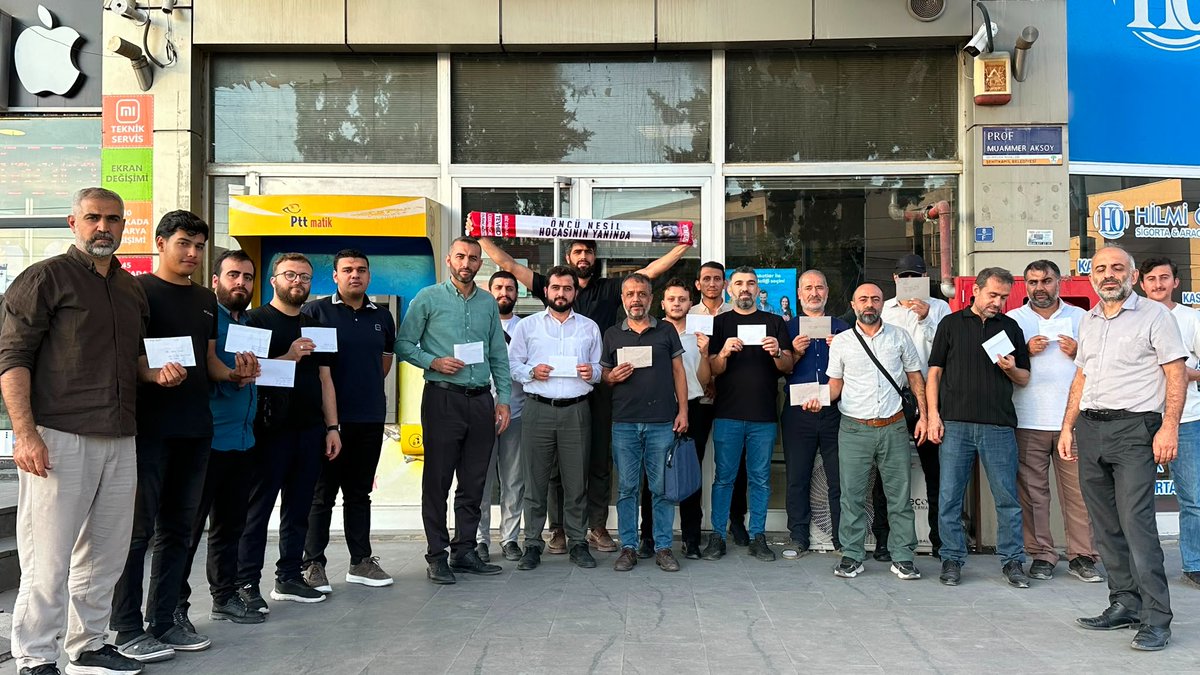 Gantepfurkan2's tweet photo. Davası uğruna zindanı göze alıp, izzetli duruşundan taviz vermeyen Alparslan Kuytul Hocaefendi'ye ve cezaevindeki kardeşlerimize Gaziantep’ten bin selam olsun! ✋✉️

Dört duvar araya girse de mektuplarımızla ve dualarımızla Hocamızın ve kardeşlerimizin yanındayız.

#FurkanKardeşliği

@mektupyaziyorum