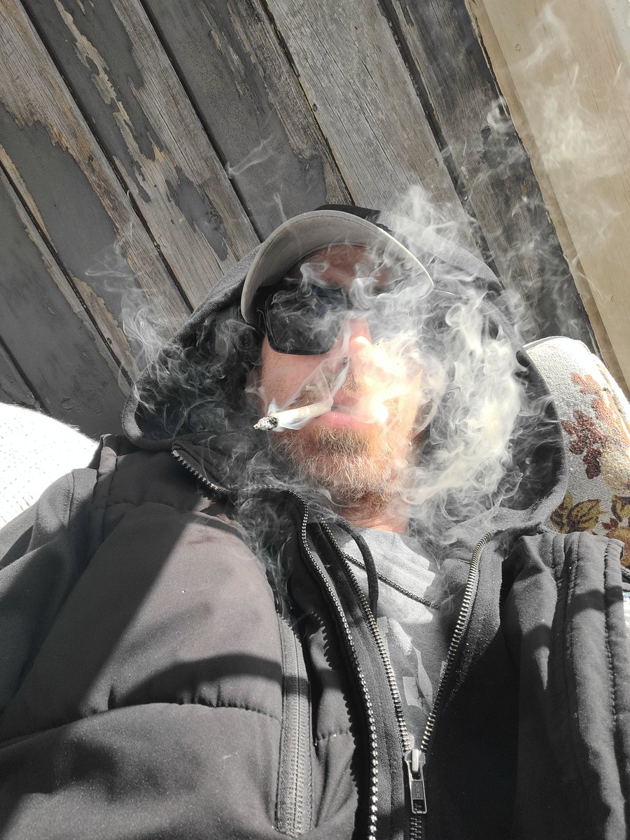 Boston79M's tweet photo. BLAZE up peeps https://t.co/UM0VWnIwBo