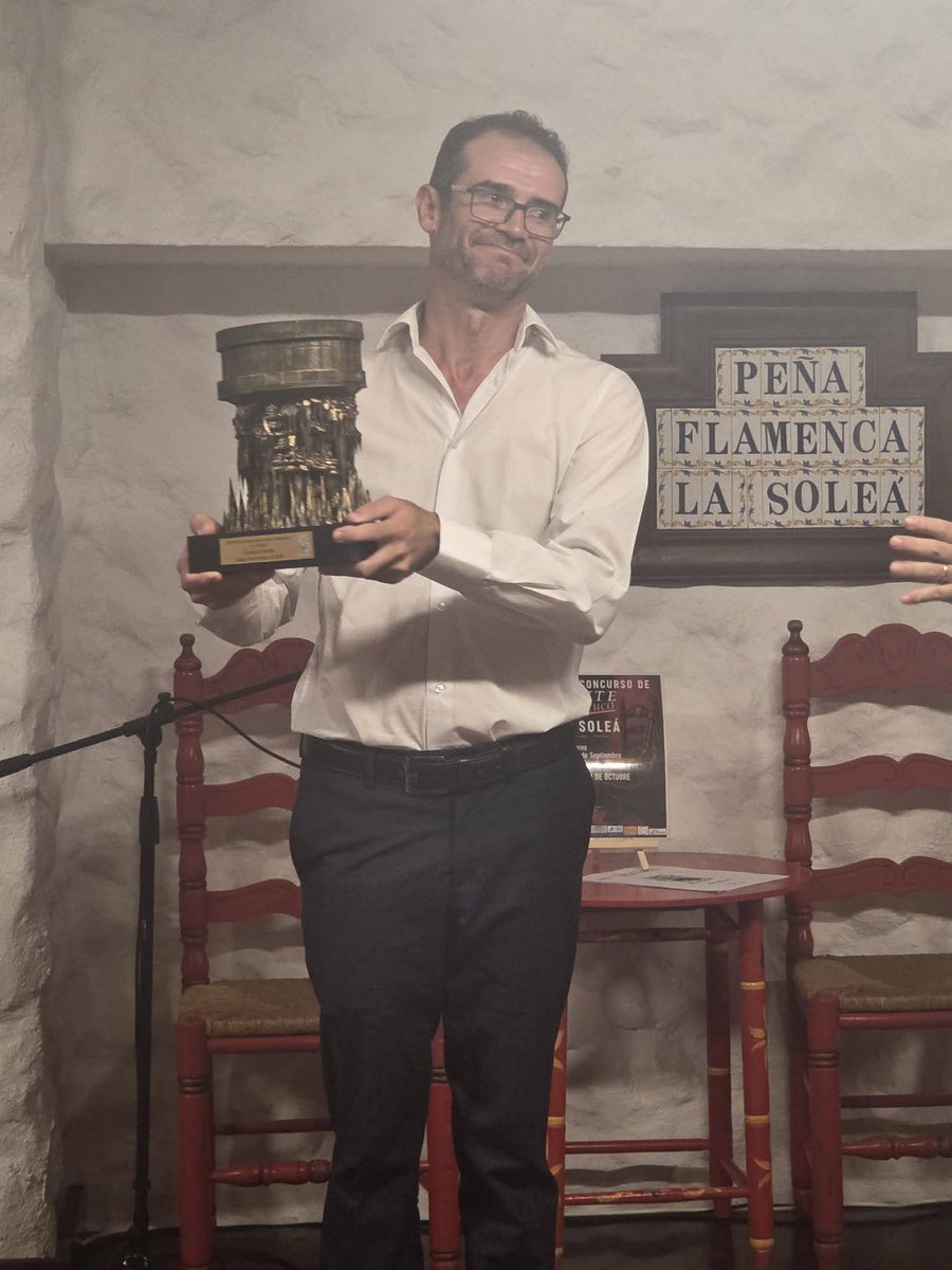 AytoBenalupCV's tweet photo. Antonio Casas logra el primer premio en el XXIV Concurso de Cante Flamenco de Nerja #Benalup #Actualidad #Flamenco #Arte https://t.co/MKKbDIxdCr https://t.co/a4zpU1raVb