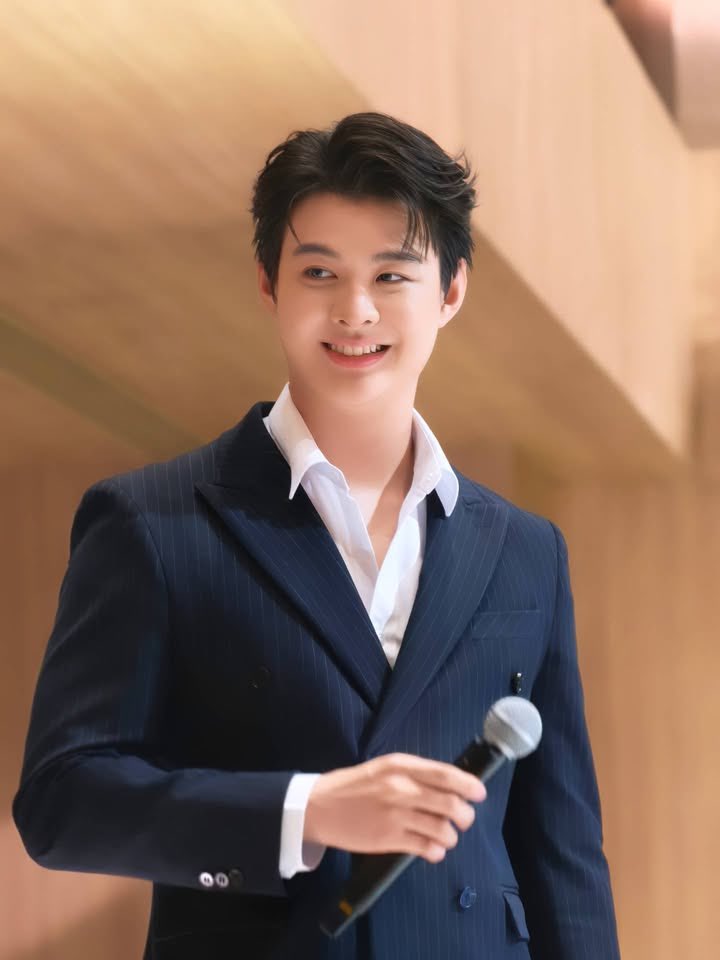 Guguching1's tweet photo. His smile ❤️

IG: ytogether_th 

#Saint_sup #MingEr https://t.co/DNyRf0YXFX