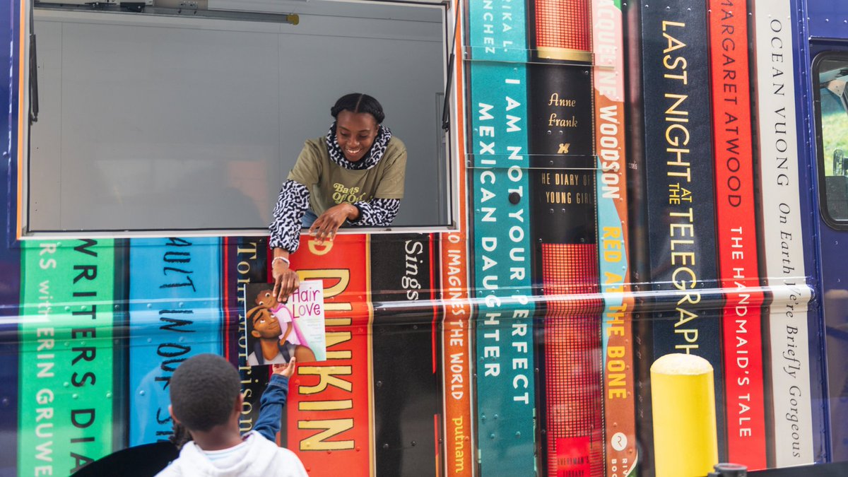 chipublib's tweet photo. The @penguinrandom Banned Wagon will be at CPL’s Obama Presidential Center Branch this Saturday, October 10. Join us for a family-friendly celebration including free books, a special story time, banned book trivia and more! Learn more: https://t.co/HCe8bu9DHz https://t.co/M38DrceQfm