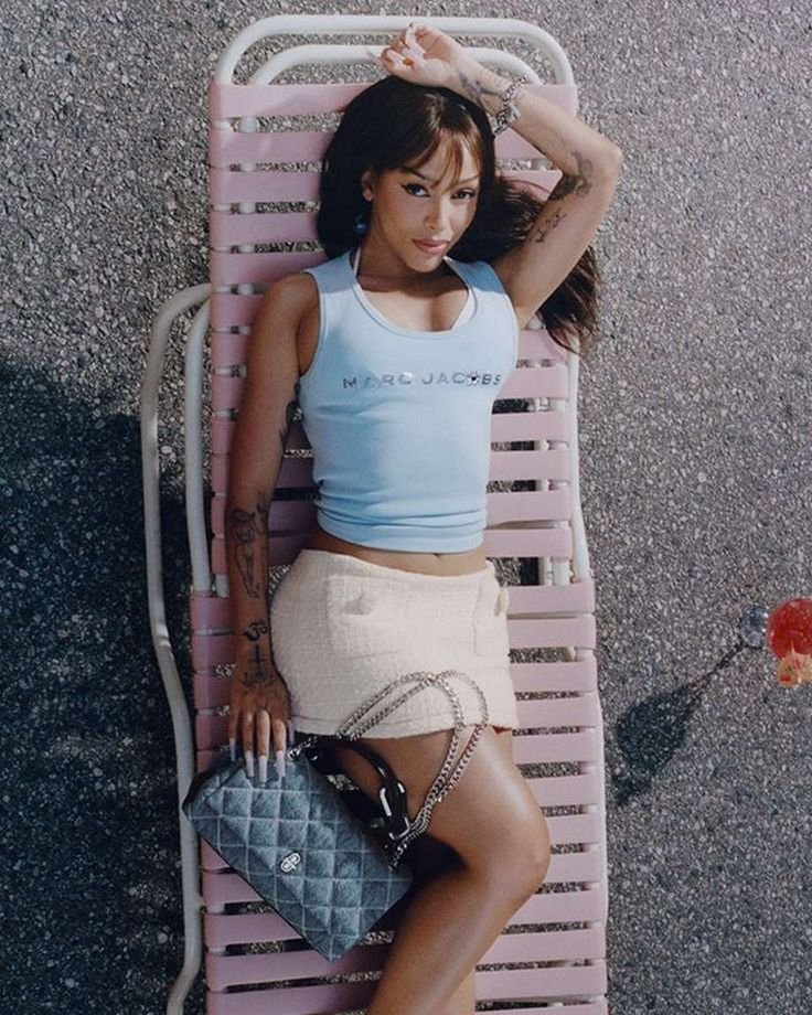 dojaschurch's tweet photo. Spotify First Week Daily Streams — "Jealous Type" vs. "Agora Hills":
​
• Day 1: 3.93M vs. 2.41M
• Day 2: 2.40M vs. 2.46M
• Day 3: 1.92M vs. 2.28M
• Day 4: 2.22M vs. 2.60M
• Day 5: 2.15M vs. 2.52M
• Day 6: 2.17M vs. 2.41M
• Day 7: 2.04M vs. 2.32M https://t.co/CjfXJguerR