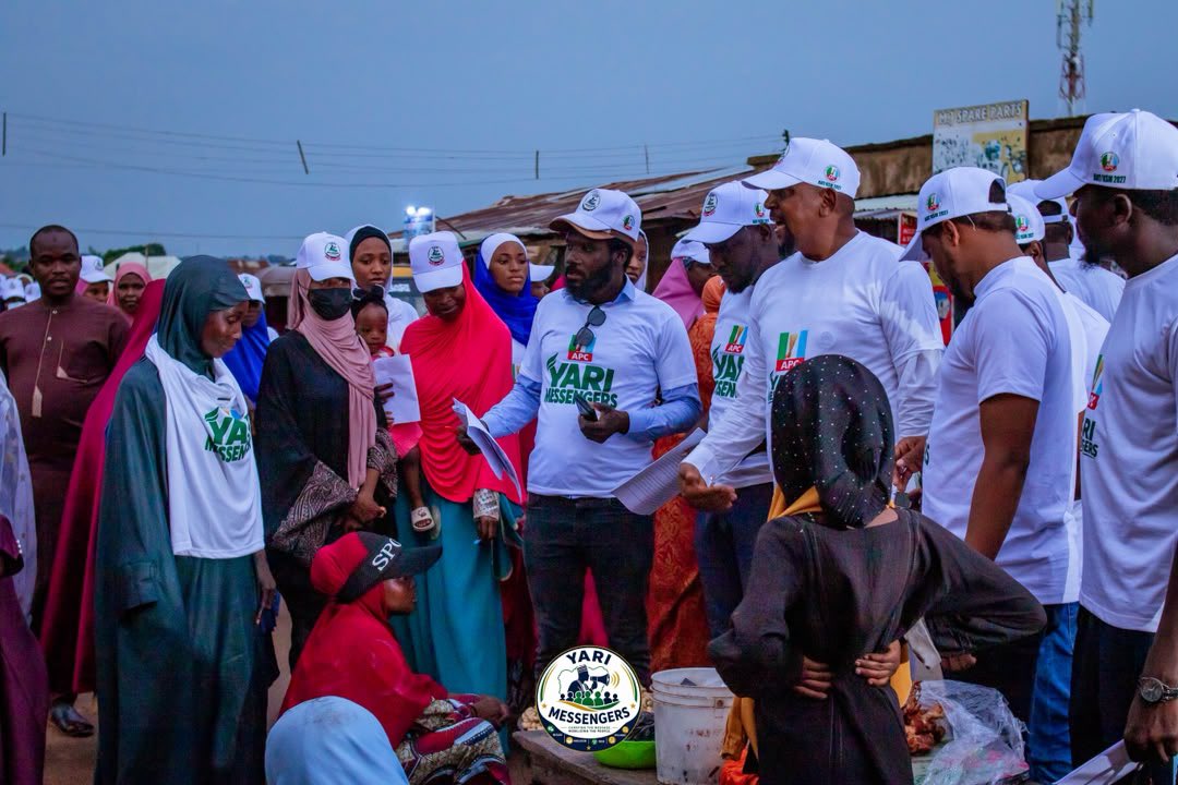Yarimessengers's tweet photo. Taking the Message to the People! 

Yari Messengers took the movement to the grassroots through door-to-door registration and empowerment of small-scale business owners in rural communities.

Connecting, listening, supporting, and mobilizing—community by community, door by door. https://t.co/sKE17qhTyA