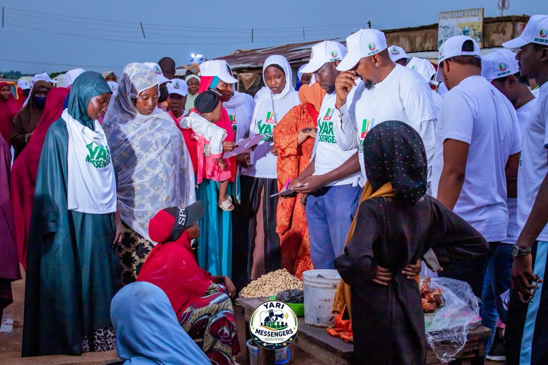 Yarimessengers's tweet photo. Taking the Message to the People! 

Yari Messengers took the movement to the grassroots through door-to-door registration and empowerment of small-scale business owners in rural communities.

Connecting, listening, supporting, and mobilizing—community by community, door by door. https://t.co/sKE17qhTyA