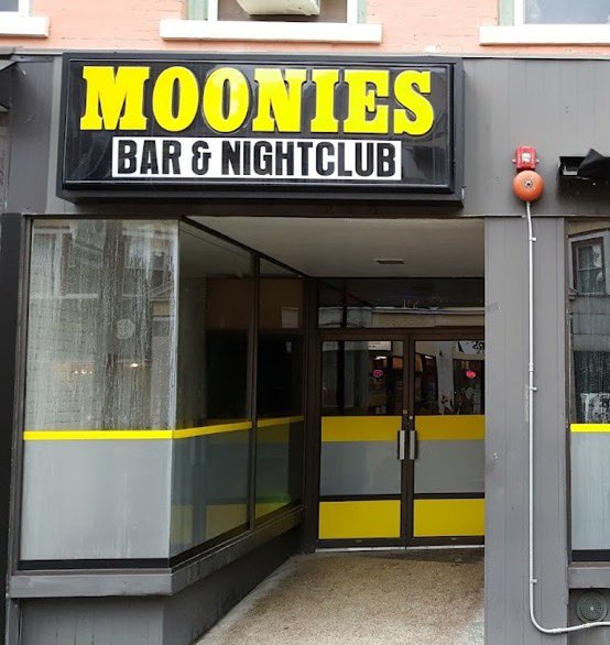 AFpost's tweet photo. Moonie’s Bar &amp; Nightclub in Ithaca, NY, says it never served Lucy Craig underage alcohol, backing up claims by Matthew Ingalls that she was sober when she arrived.

This would be a serious revelation in Craig’s accounting.

Follow: @AFpost https://t.co/CytuZfYDTg