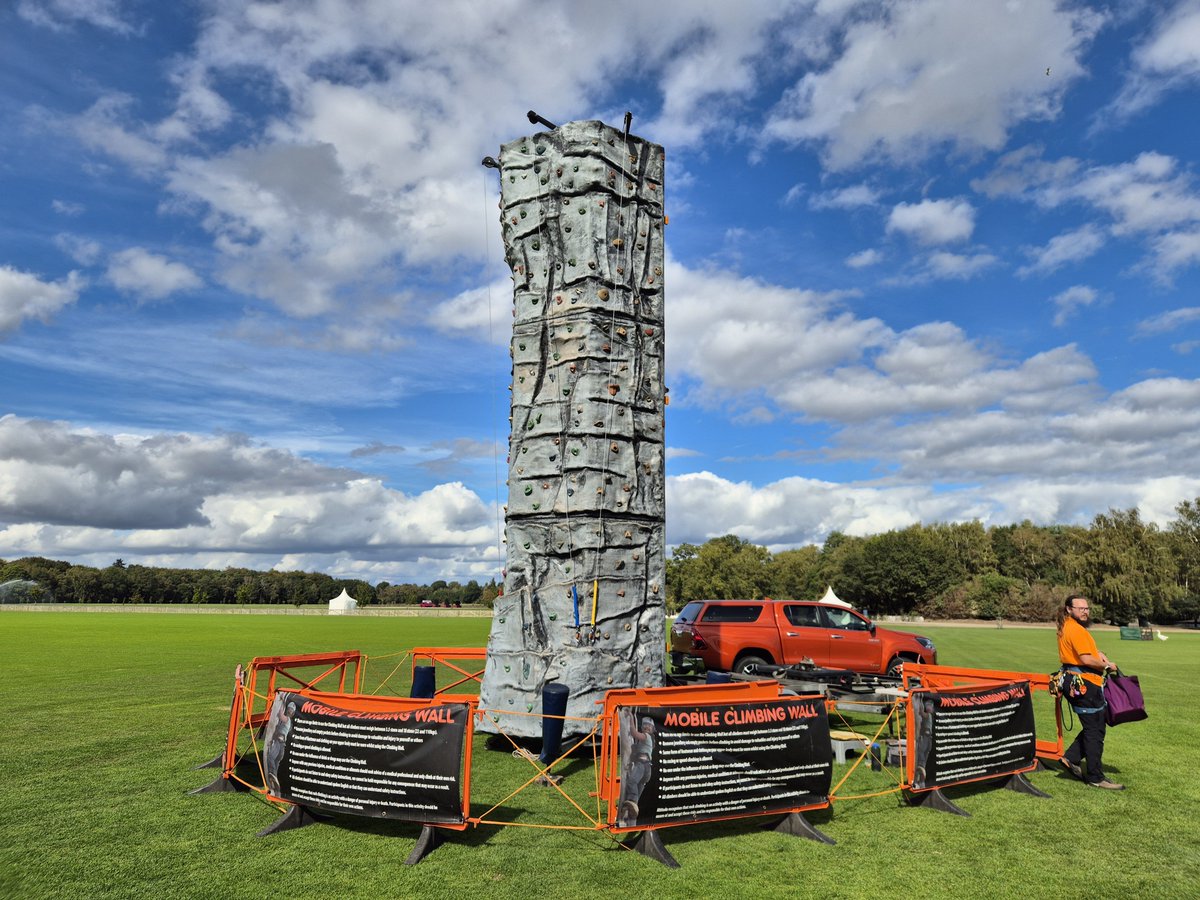 AltitudeEvents's tweet photo. We are in #Windsor ready for a #StaffAwayDay with the #ClimbingWallHire, #InflatableHorseRacing and #MiniGolfHire https://t.co/v5oUCT1PQE