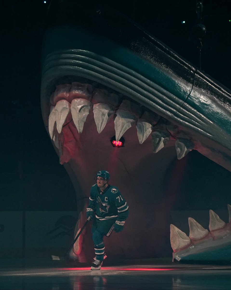 SAPCenter's tweet photo. There’s nothing better than a Shark Head entrance. 🦈 https://t.co/G8WhFcRE8d