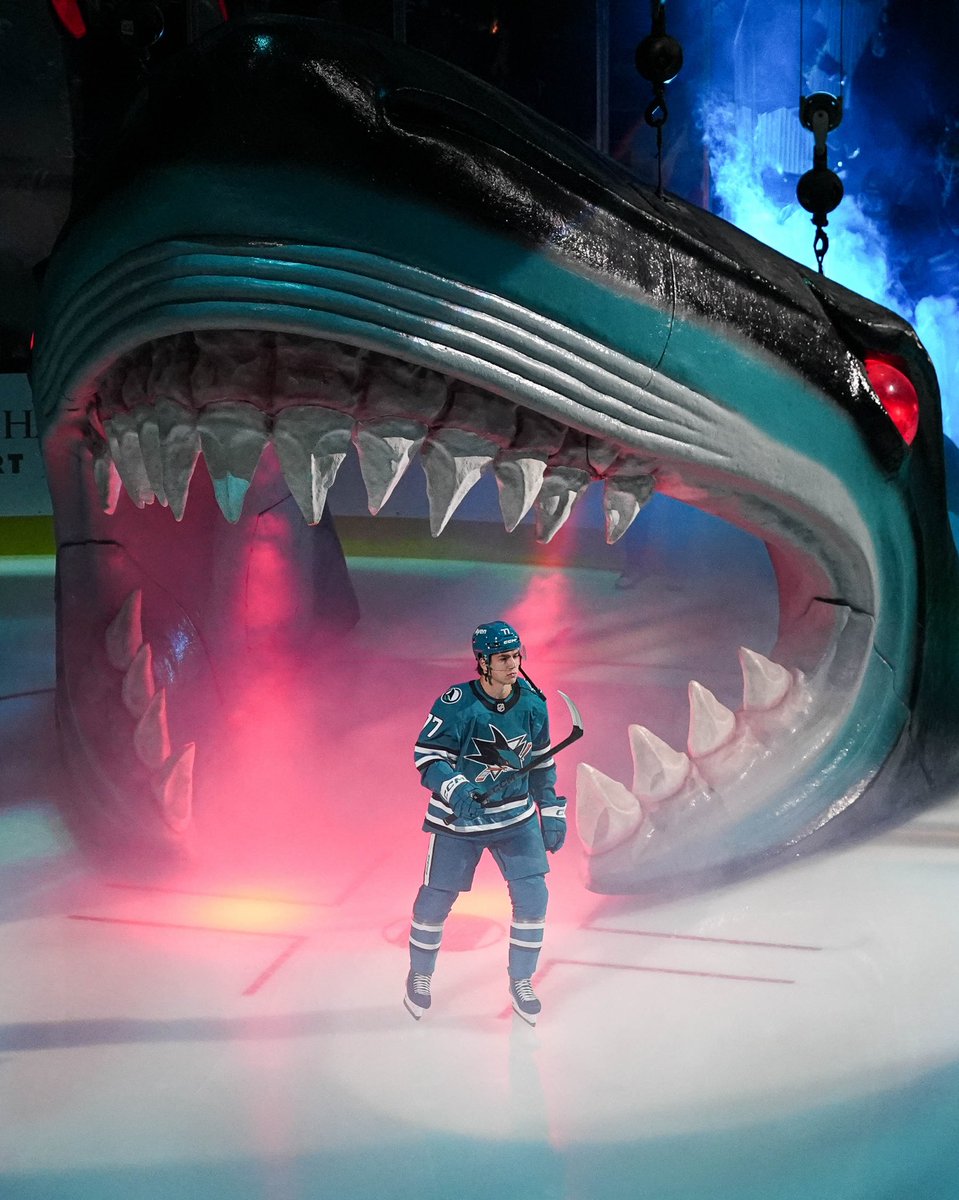 SAPCenter's tweet photo. There’s nothing better than a Shark Head entrance. 🦈 https://t.co/G8WhFcRE8d