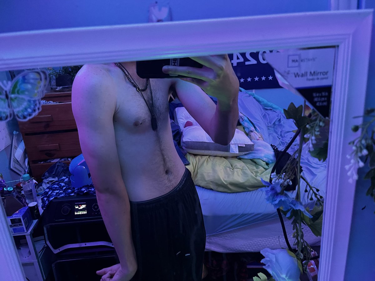 ghostboym8m's tweet photo. #talk to me I’m #bored #horny a little bit too 😂 #fyp https://t.co/EwSTBty59Y
