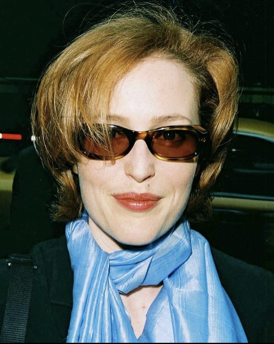 ContextGillian's tweet photo. Gillian Anderson https://t.co/zFk1xZJBhb