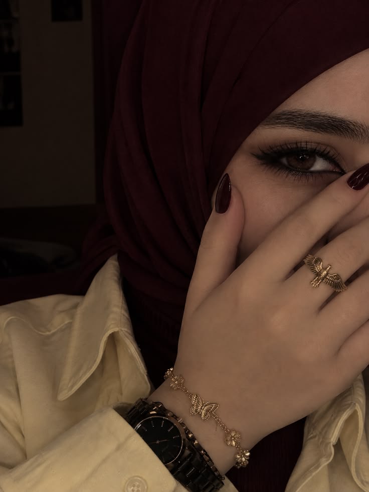 ElFarashagarha's tweet photo. أحياناً أكثر كذبة نصدقها هي ان الوقت وحده يعالج كل شي…. https://t.co/SJqkd4cKLx