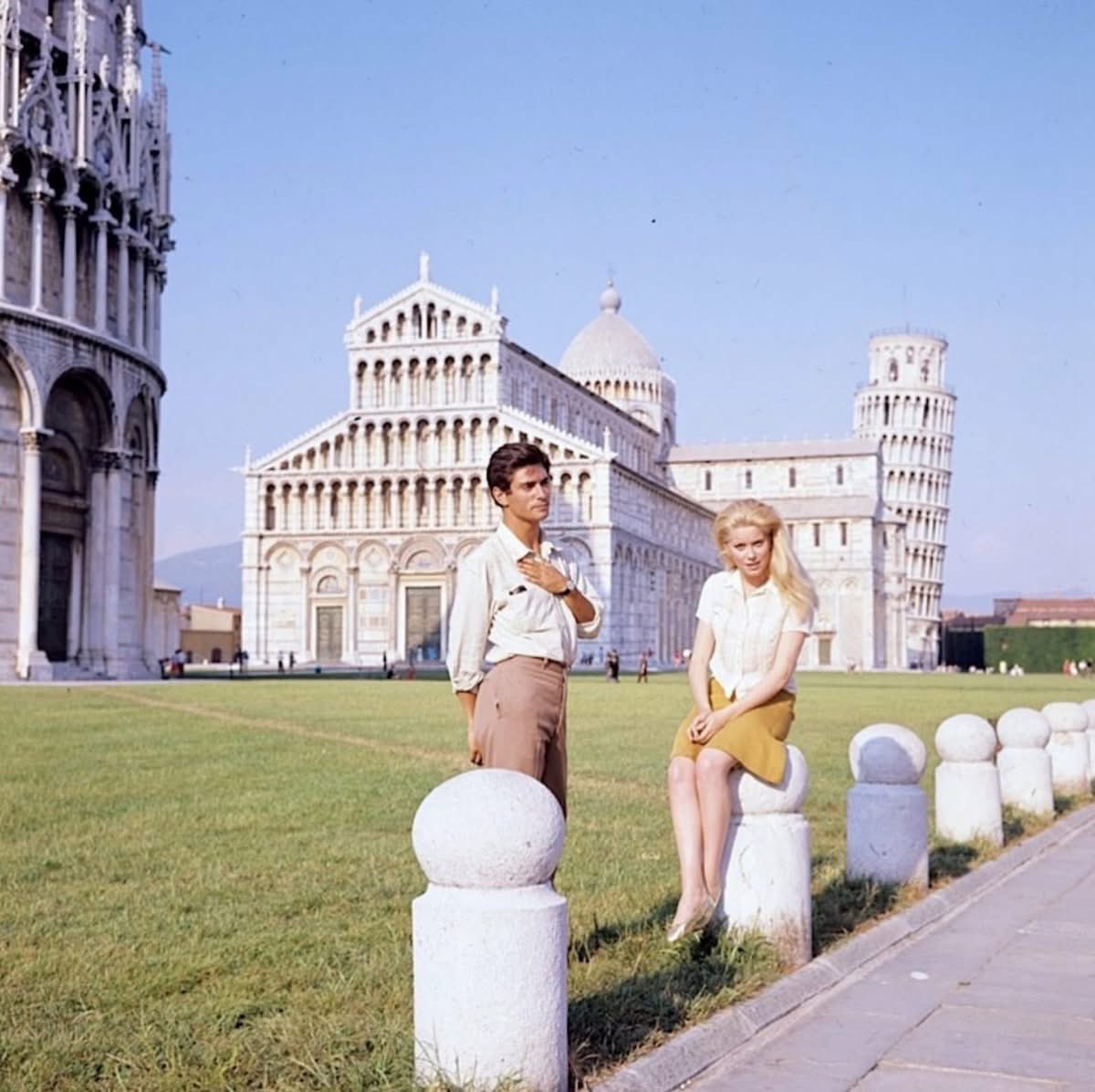 FlicksAnca's tweet photo. Catherine Deneuve &amp; Sami Frey https://t.co/tJy4DPcsey