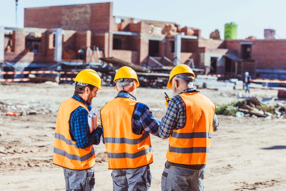 10to1PR's tweet photo. Sidney Hawkins of the Arizona Builders Alliance explains the steps professionals can take right now to break the silence on mental health with AGC's Constructor Magazine. Thank you to Cathleen Draper! Read the full story here: https://t.co/IFJUJAMtQE #MentalHealth #Construction https://t.co/2cJi4hB1Ek