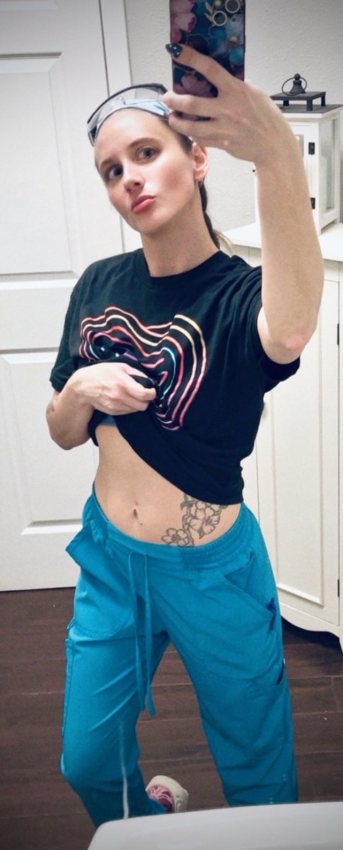 MalloryRose25's tweet photo. Ever wonder what is under the scrubs?😘 come to my page and subscribe to find out 🔥✨ https://t.co/VQwkqEF5rX https://t.co/ualKUiFhBu
