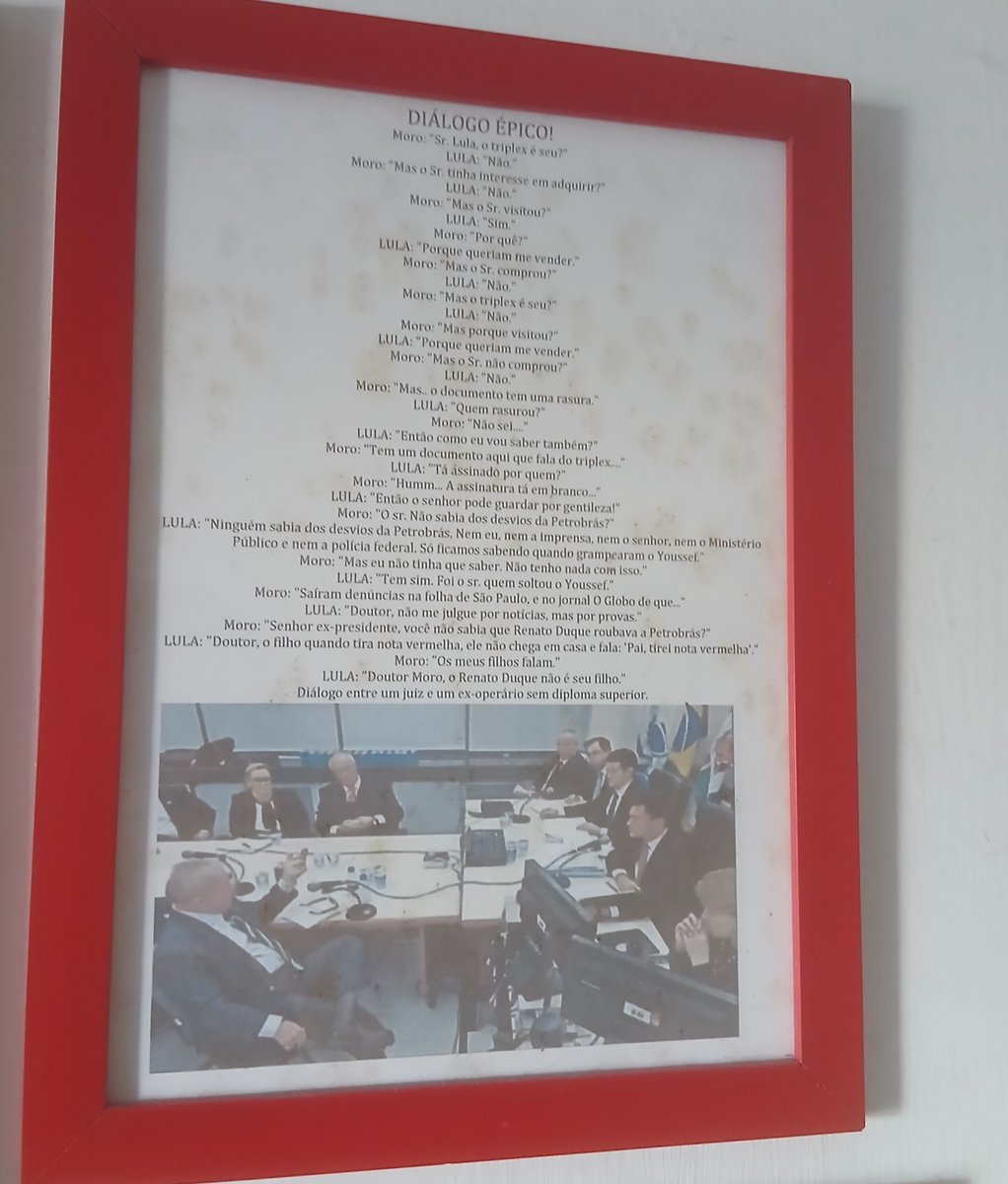 nietzscheanvamp's tweet photo. @acelerapt tenho esse diálogo impresso e emoldurado, infelizmente a história brasileira não pode ser consumida sem um mínimo de curadoria https://t.co/tzyS87AA2W