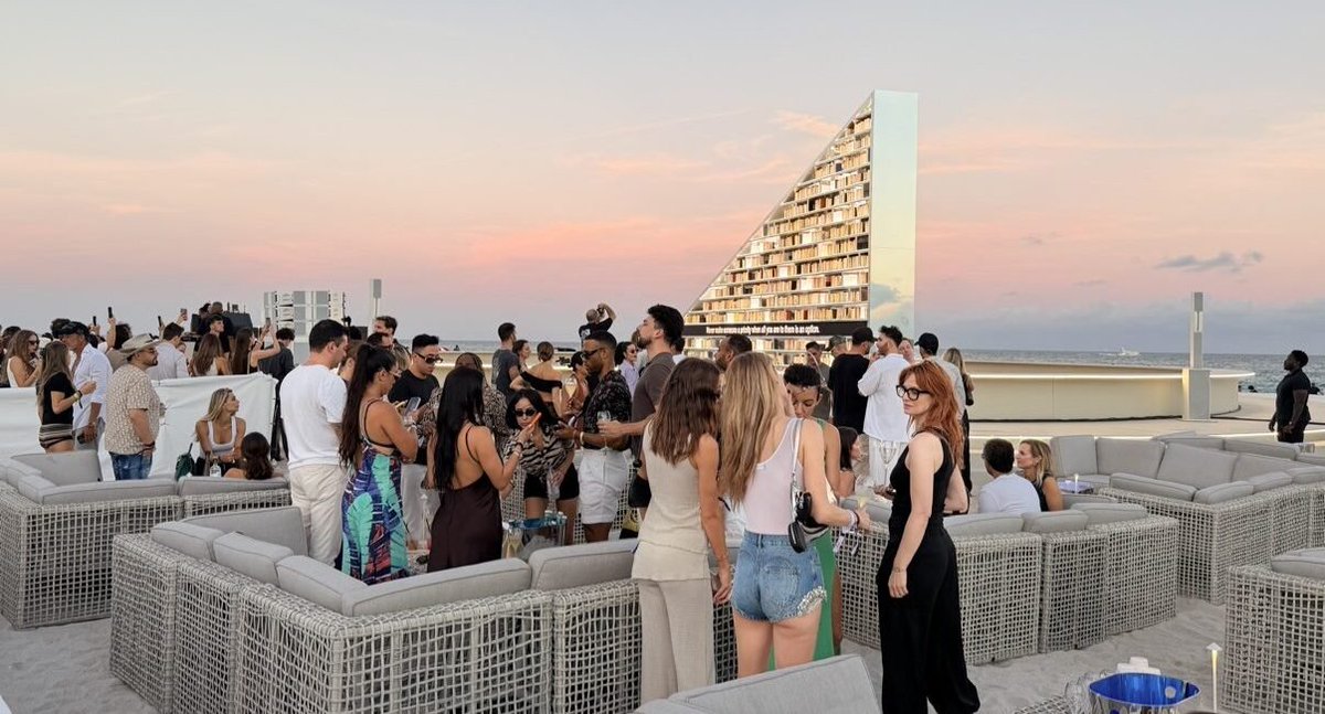 Miami_Eatz's tweet photo. Best #ArtBasel and #Miami Art Week 2026 Parties and Events: https://t.co/ZhVPxdJCVO via: @TheMiamiGuide https://t.co/tYz4ReyVH1