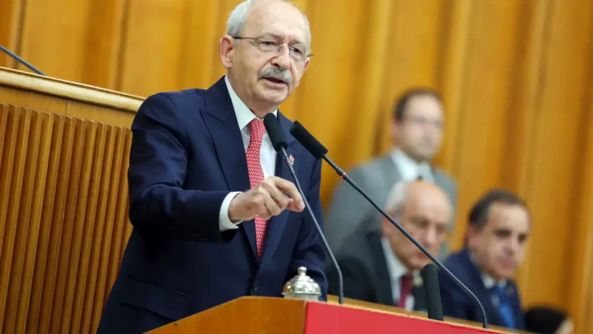 KonyaAktuelTR's tweet photo. 🚨 SON DAKİKA |  Kılıçdaroğlu: Devlet krizi derinleşiyor, sorumlular kimler? www.​konyaaktuel.​com.​tr/haber/kilicdaroglu-devlet-krizi-derinlesiyor-sorumlular-kimler 👇👇 #Kılıçdaroğlu #DevletKrizi #CHP #SermayePiyasaları https://t.co/y5fgf7UvB7